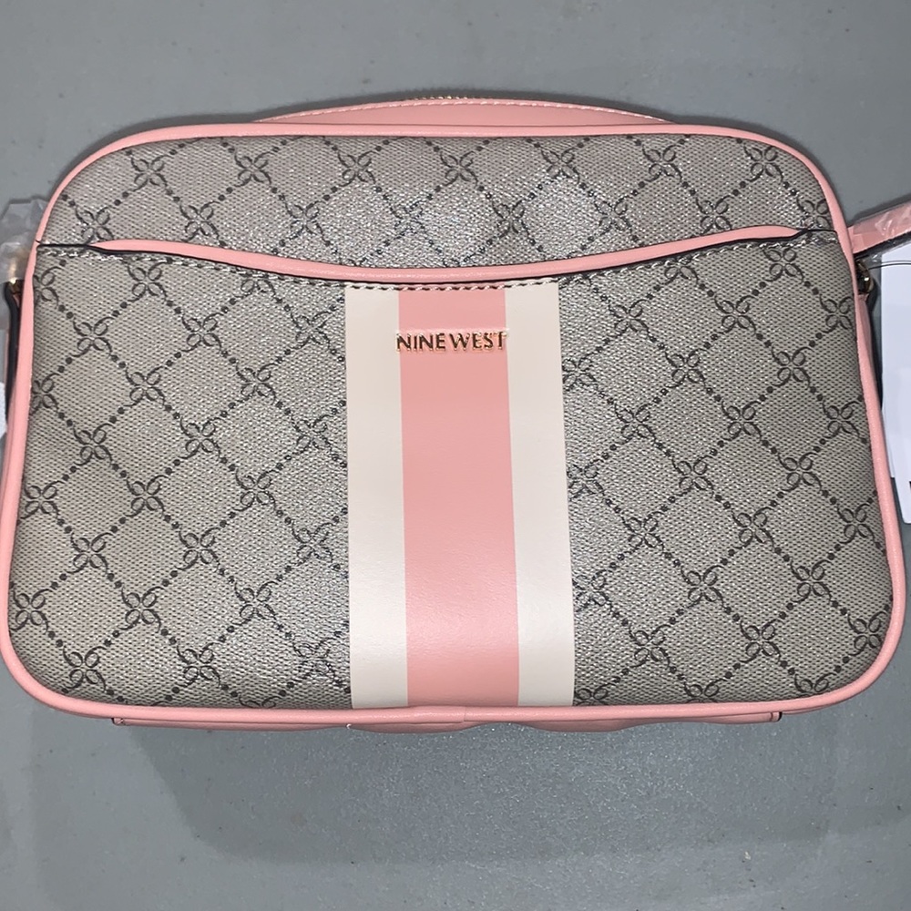 Nine West Landyn cross body. BNWT
